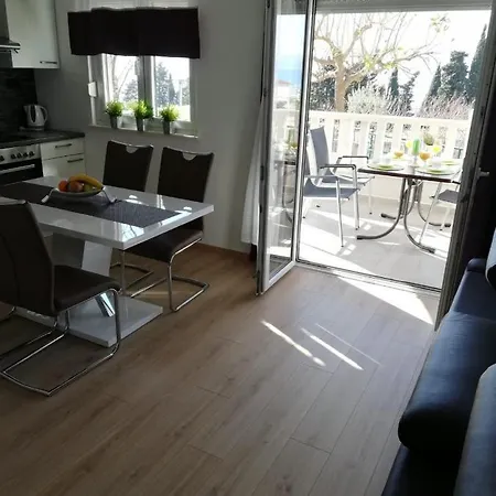 In With Sea View, Terrace, Air Conditioning, Wifi 3423-6 Apartment